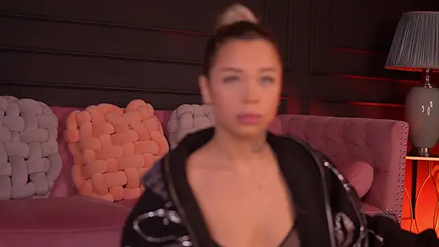 Snapshot of NickyBenz chatting on December 20, 2025, 7:21 pm NickyBenz online show from December 20, 2025, 7:21 pm