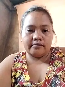 Snapshot of hot_mom13 chatting on September 13, 2025, 2:11 am hot mom13 online show from September 13, 2025, 2:11 am