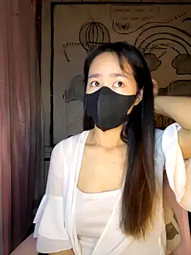 TiNa 04 online show from October 30, 2025, 10:43 pm