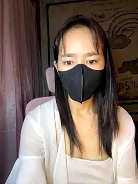 TiNa 04 online show from November 9, 2025, 11:03 pm