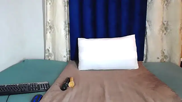 Pinkdollyg online show from September 21, 2025, 8:32 pm