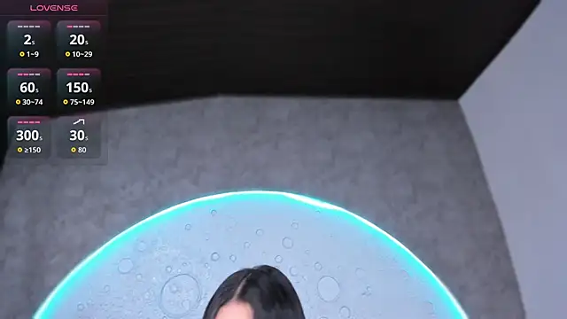 ReinaChloe online show from February 25, 2026, 4:16 pm