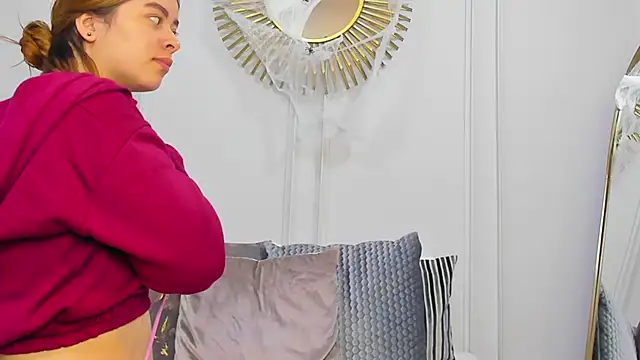 Snapshot of CharlotteBrownn_ chatting on October 23, 2025, 2:44 am CharlotteBrownn online show from October 23, 2025, 2:44 am