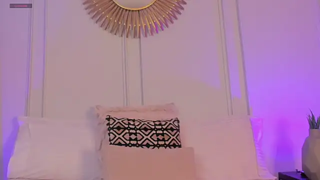 Snapshot of CharlotteBrownn_ chatting on July 1, 2026, 12:23 am CharlotteBrownn online show from July 1, 2026, 12:23 am