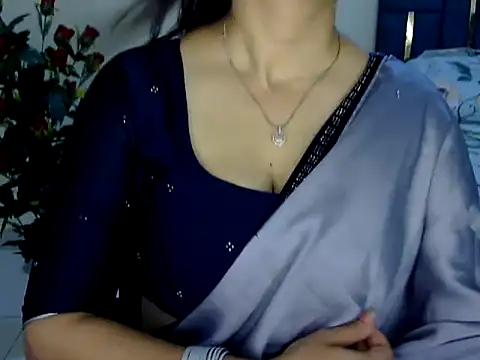 Rumi cute online show from April 25, 2026, 4:04 pm