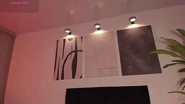 izzyvega   online show from February 6, 2026, 10:35 pm