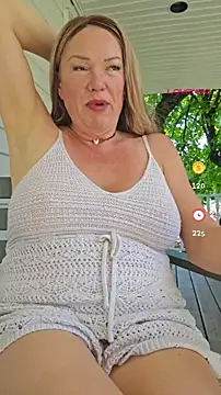 Snapshot of Sugarloveless chatting on July 14, 2026, 9:20 pm Sugarloveless online show from July 14, 2026, 9:20 pm