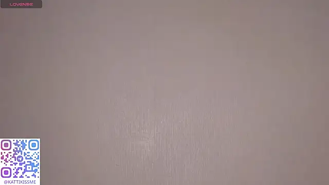 Snapshot of KattikissWiu chatting on October 16, 2025, 8:04 am KattikissWiu online show from October 16, 2025, 8:04 am