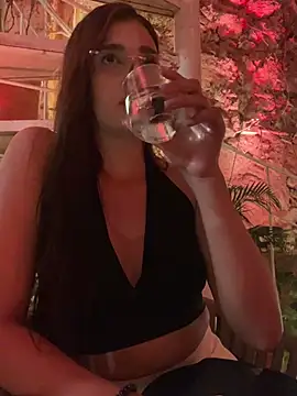 samaantha lux online show from February 27, 2026, 1:49 am