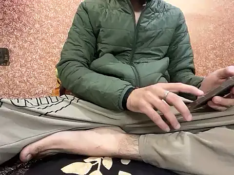 coupleyug online show from January 18, 2026, 11:14 am