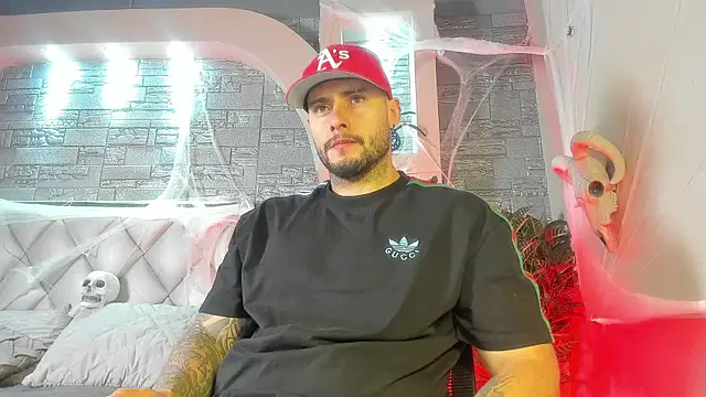 Snapshot of dominic_de_luca chatting on October 17, 2025, 3:20 am dominic de luca online show from October 17, 2025, 3:20 am