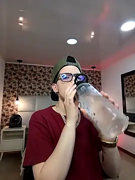 Snapshot of SpencerMontgomery chatting on September 15, 2025, 7:25 pm SpencerMontgomery online show from September 15, 2025, 7:25 pm