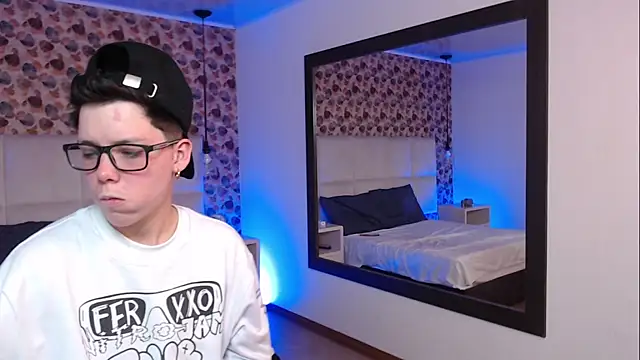 Snapshot of SpencerMontgomery chatting on October 22, 2025, 7:46 pm SpencerMontgomery online show from October 22, 2025, 7:46 pm