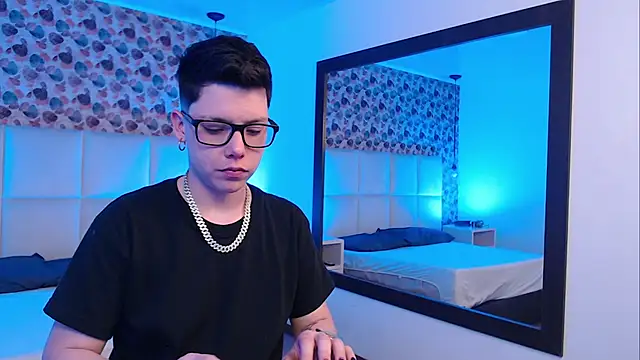 Snapshot of SpencerMontgomery chatting on October 29, 2025, 7:37 pm SpencerMontgomery online show from October 29, 2025, 7:37 pm