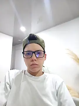 Snapshot of SpencerMontgomery chatting on November 16, 2025, 4:29 am SpencerMontgomery online show from November 16, 2025, 4:29 am