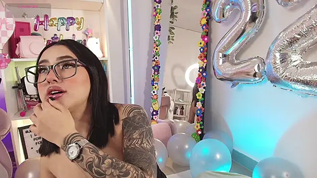 Snapshot of justonecute chatting on May 8, 2026, 3:01 am justonecute online show from May 8, 2026, 3:01 am