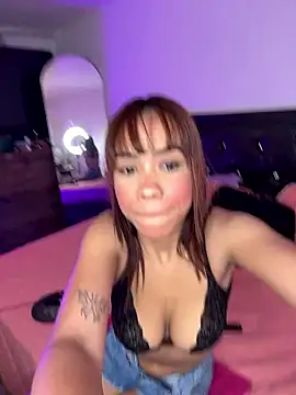 samiacooper25 online show from January 12, 2026, 2:06 am