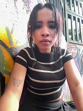 samiacooper25 online show from April 24, 2026, 10:23 pm