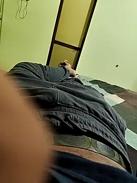 Snapshot of Kartik200798 chatting on October 15, 2025, 11:43 am Kartik200798 online show from October 15, 2025, 11:43 am