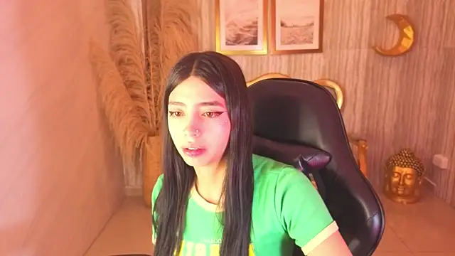 Snapshot of alehp_rose_s chatting on December 14, 2025, 1:05 pm alehp rose s online show from December 14, 2025, 1:05 pm