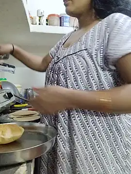 Snapshot of spicysuhana chatting on July 20, 2026, 8:06 am spicysuhana online show from July 20, 2026, 8:06 am