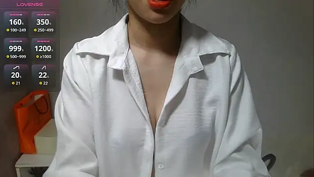 Voyerra g online show from October 15, 2025, 3:17 am