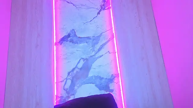 Cristal hott1 online show from February 3, 2026, 8:03 pm