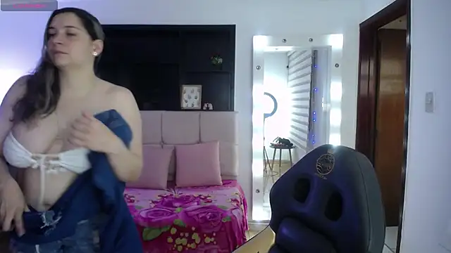 Agatha bellucci  online show from March 16, 2026, 1:15 pm