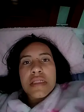 Snapshot of Nika_Hot chatting on November 17, 2025, 1:17 pm Nika Hot online show from November 17, 2025, 1:17 pm