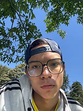diegoand0911 online show from April 26, 2026, 3:21 pm