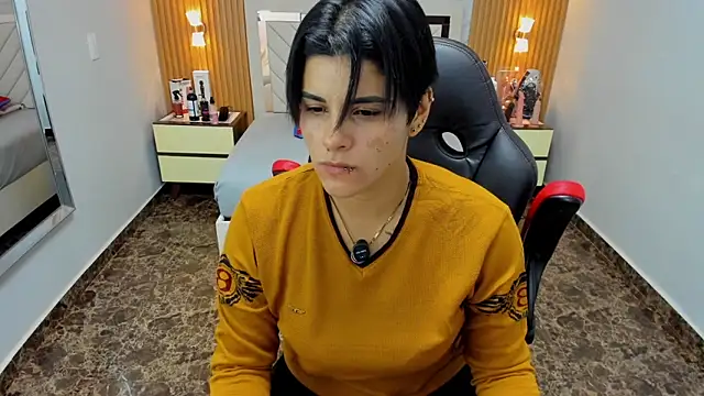 KAROLLJONES1 online show from December 17, 2025, 7:20 pm