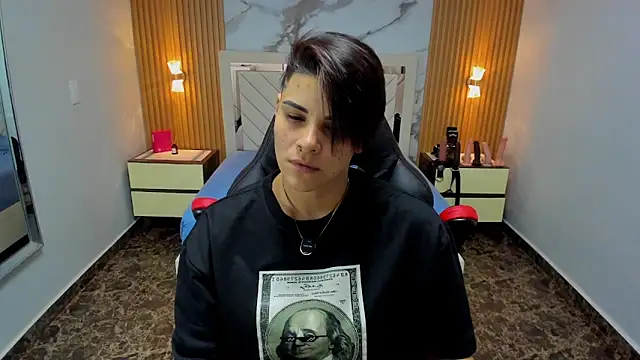 KAROLLJONES1 online show from February 12, 2026, 6:58 pm