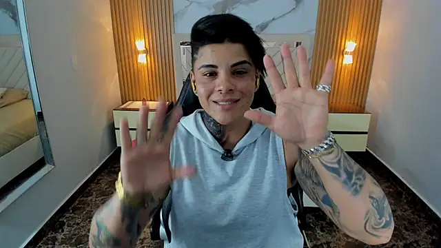 Snapshot of KAROLLJONES1 chatting on May 28, 2026, 7:11 pm KAROLLJONES1 online show from May 28, 2026, 7:11 pm