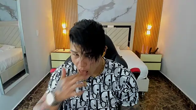 Snapshot of KAROLLJONES1 chatting on June 16, 2026, 7:49 pm KAROLLJONES1 online show from June 16, 2026, 7:49 pm