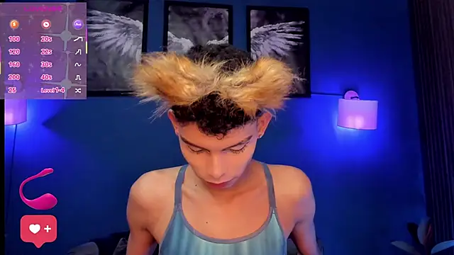 Room 69x online show from October 8, 2025, 2:04 pm