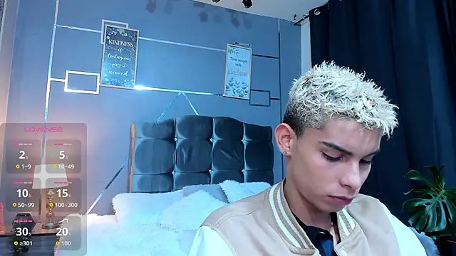 Room 69x online show from December 23, 2025, 3:48 am