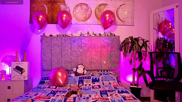 Room 69x online show from April 25, 2026, 7:55 pm