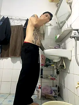 1jdjdjsj online show from October 16, 2025, 5:14 pm