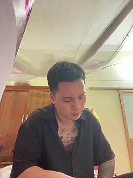 1jdjdjsj online show from November 18, 2025, 7:40 pm