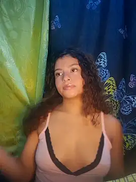 Snapshot of Lulupeach69 chatting on September 21, 2025, 1:18 am Lulupeach69 online show from September 21, 2025, 1:18 am