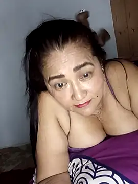 linda luna29 online show from September 18, 2025, 1:51 am