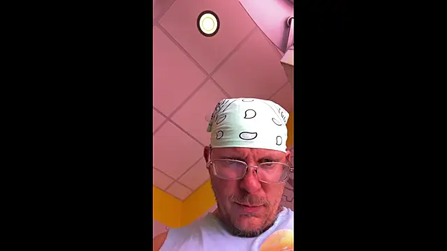 Snapshot of Pussyismyfavoritetaste chatting on February 18, 2026, 1:23 am Pussyismyfavoritetaste online show from February 18, 2026, 1:23 am