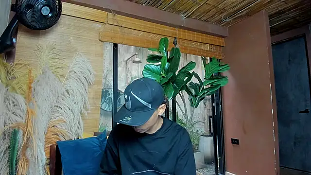 AlanCutee online show from February 18, 2026, 12:34 pm