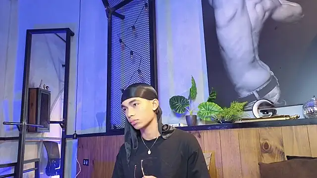 AlanCutee online show from April 25, 2026, 1:41 pm
