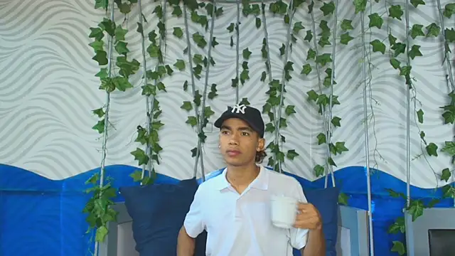 Snapshot of AlanCutee chatting on May 30, 2026, 12:57 pm AlanCutee online show from May 30, 2026, 12:57 pm
