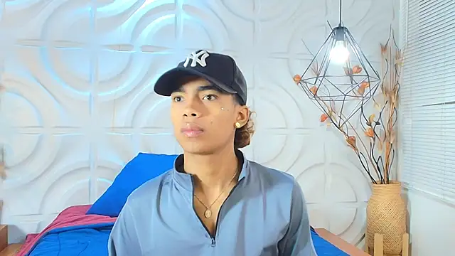 Snapshot of AlanCutee chatting on June 3, 2026, 1:03 pm AlanCutee online show from June 3, 2026, 1:03 pm