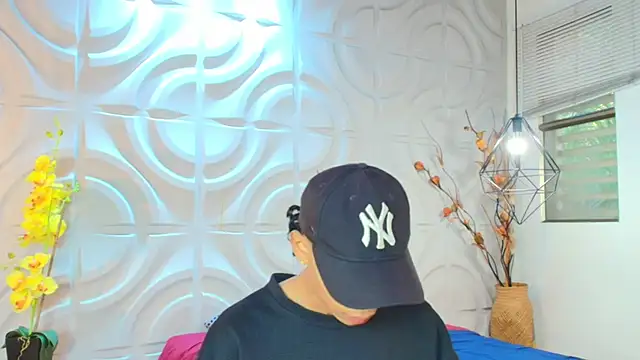 Snapshot of AlanCutee chatting on June 11, 2026, 12:03 pm AlanCutee online show from June 11, 2026, 12:03 pm