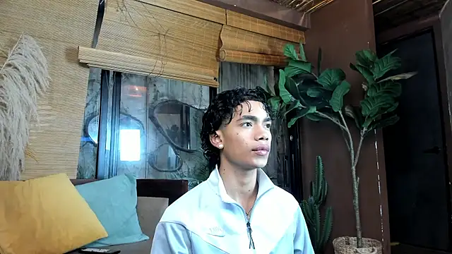 Snapshot of AlanCutee chatting on June 12, 2026, 1:10 pm AlanCutee online show from June 12, 2026, 1:10 pm