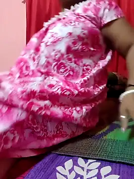 Cute-Swewty online show from May 7, 2026, 12:54 pm
