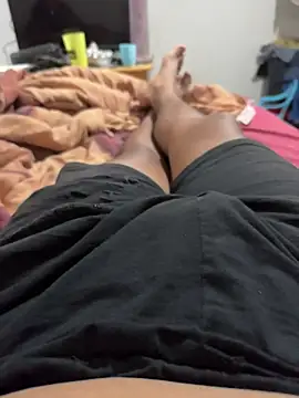 Snapshot of Monspeet_01 chatting on October 19, 2025, 2:01 am Monspeet 01 online show from October 19, 2025, 2:01 am